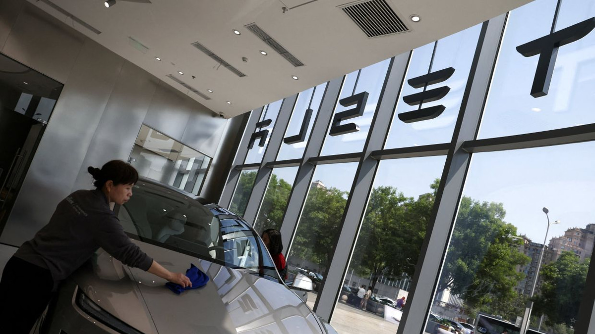 Tesla ordered to recall 3 million vehicles in China over door-handle safety flaws