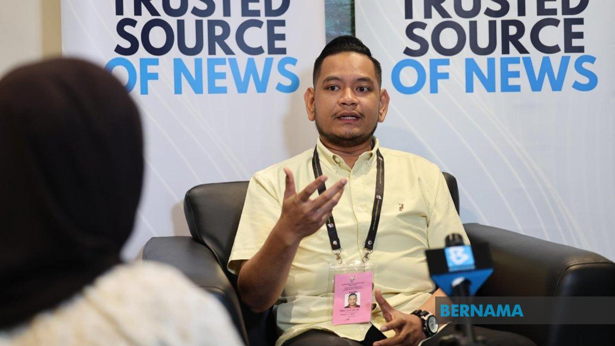 Sedili's Fresh Face: Young Amirul Huzni Bets on Generational Change in Johor Battleground