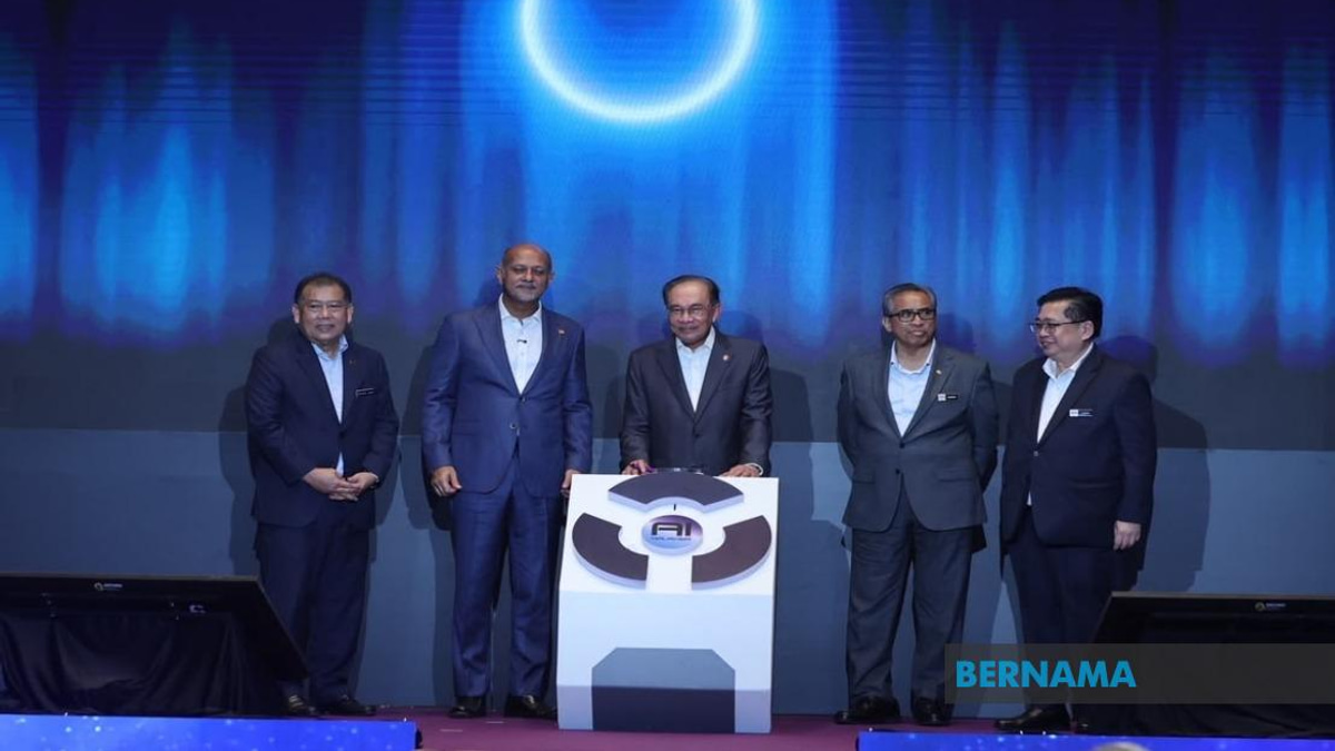 Government Launches Free AI Training and Software Access for Young Malaysians