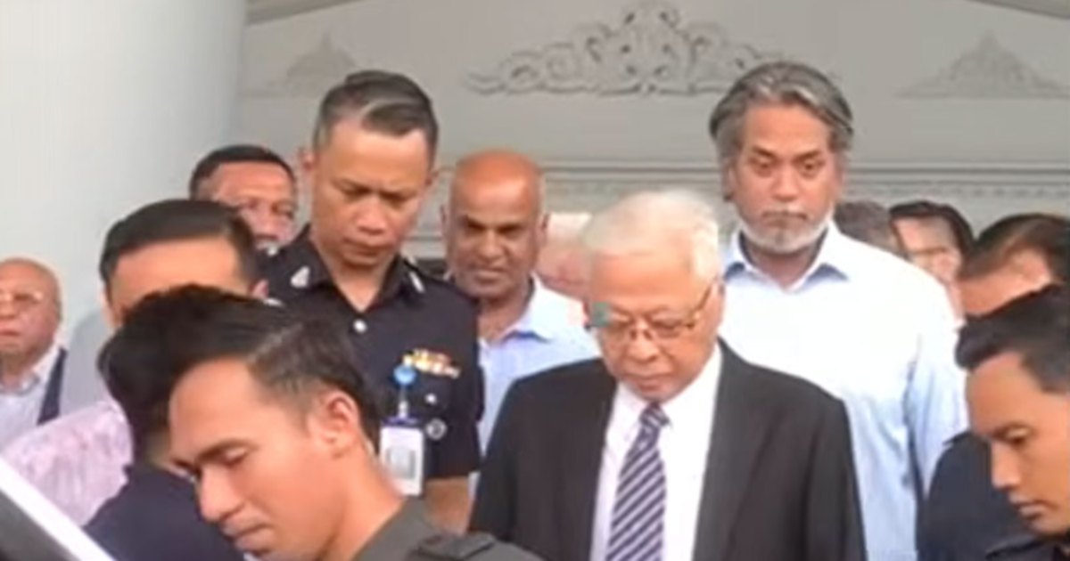 Khairy's Court Appearance Signals Support for Ismail Sabri Amid Legal Challenge