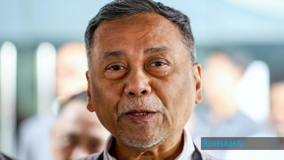 Election Commission Directs Public to Report Digital Campaign Violations to MCMC in Johor Polls