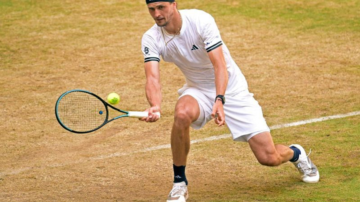Zverev blames glucose sensor malfunction for Halle Open semi-final loss to Fritz