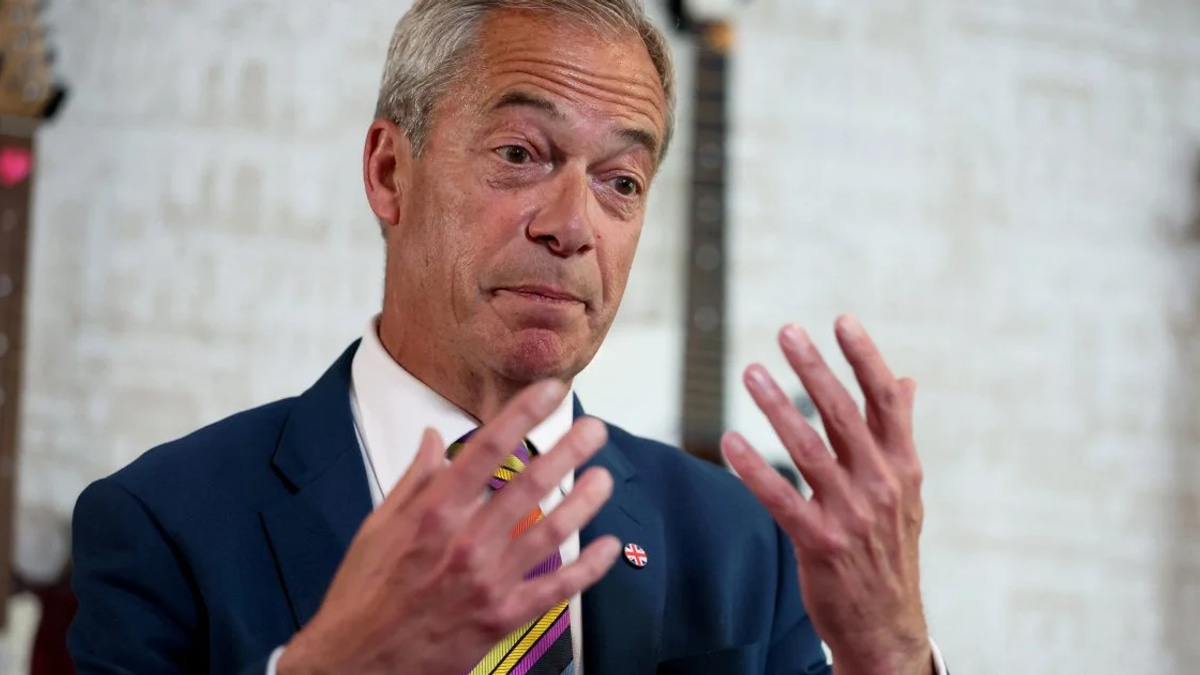 Farage Faces Fresh Questions Over Undisclosed Gifts from Convicted Fraudster