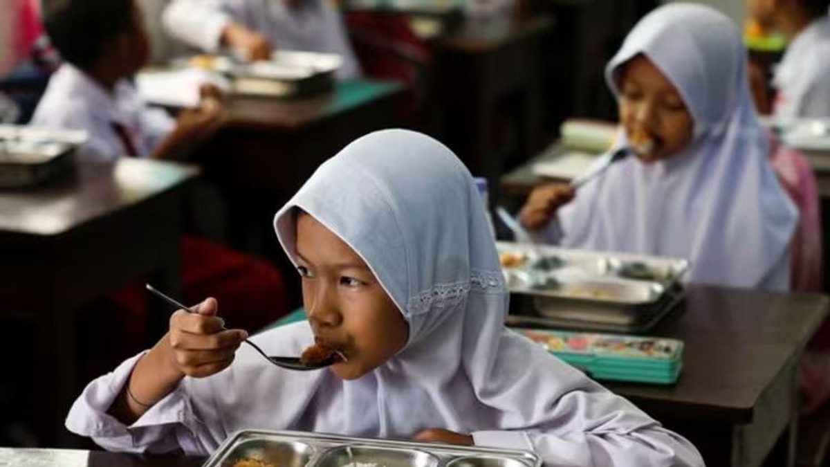 Indonesia's Free Meals Programme Beset by Fresh Leadership Crisis as Agency Chief Steps Down