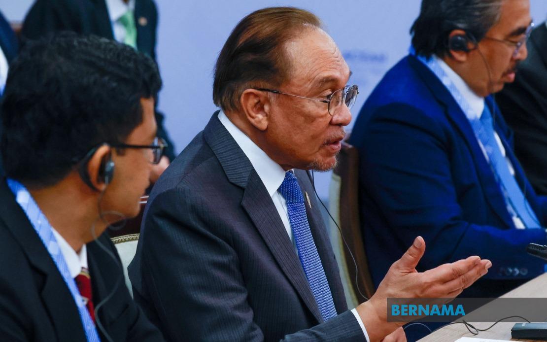 Anwar Praises Putin's Principled Stance on Gaza and Iran