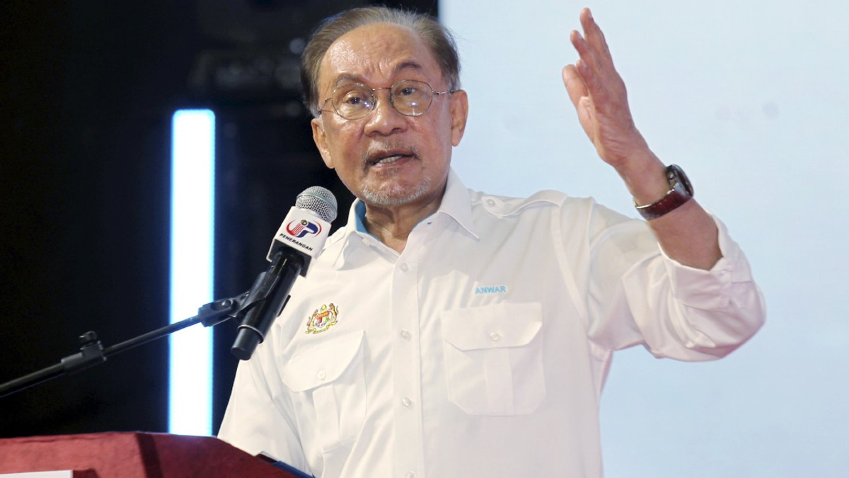 Anwar supports MACC investigation into KWAP's RM163.4 million eFishery investment