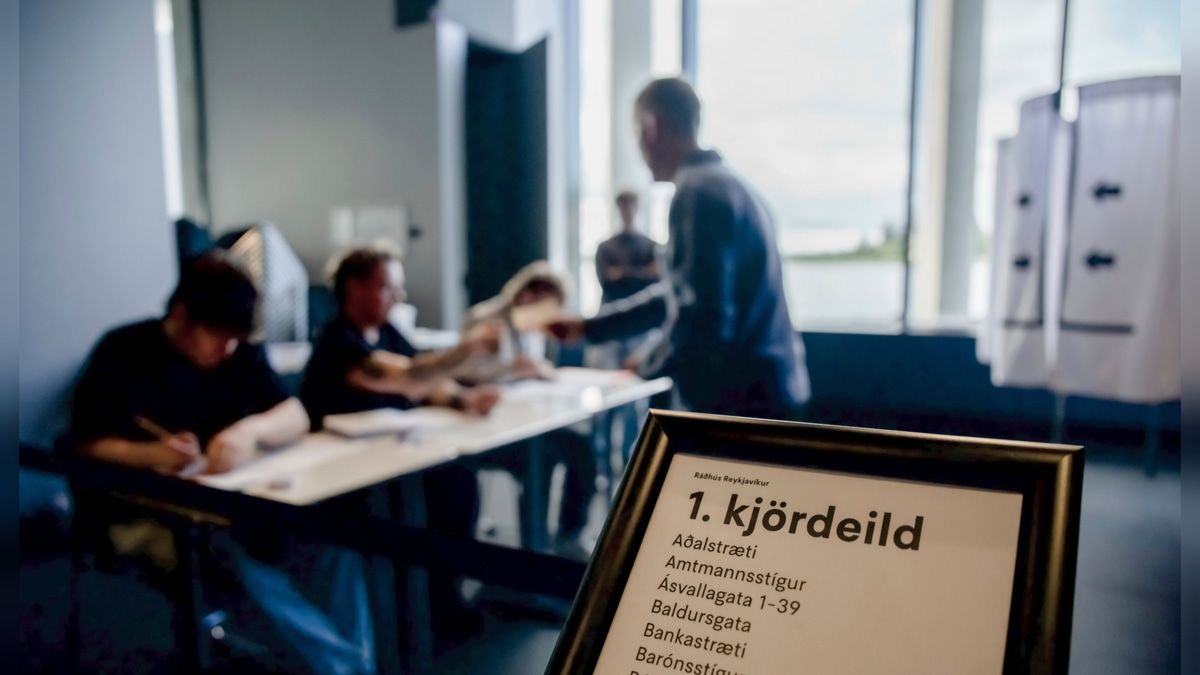 Iceland Votes to Stay Out of EU Accession Talks