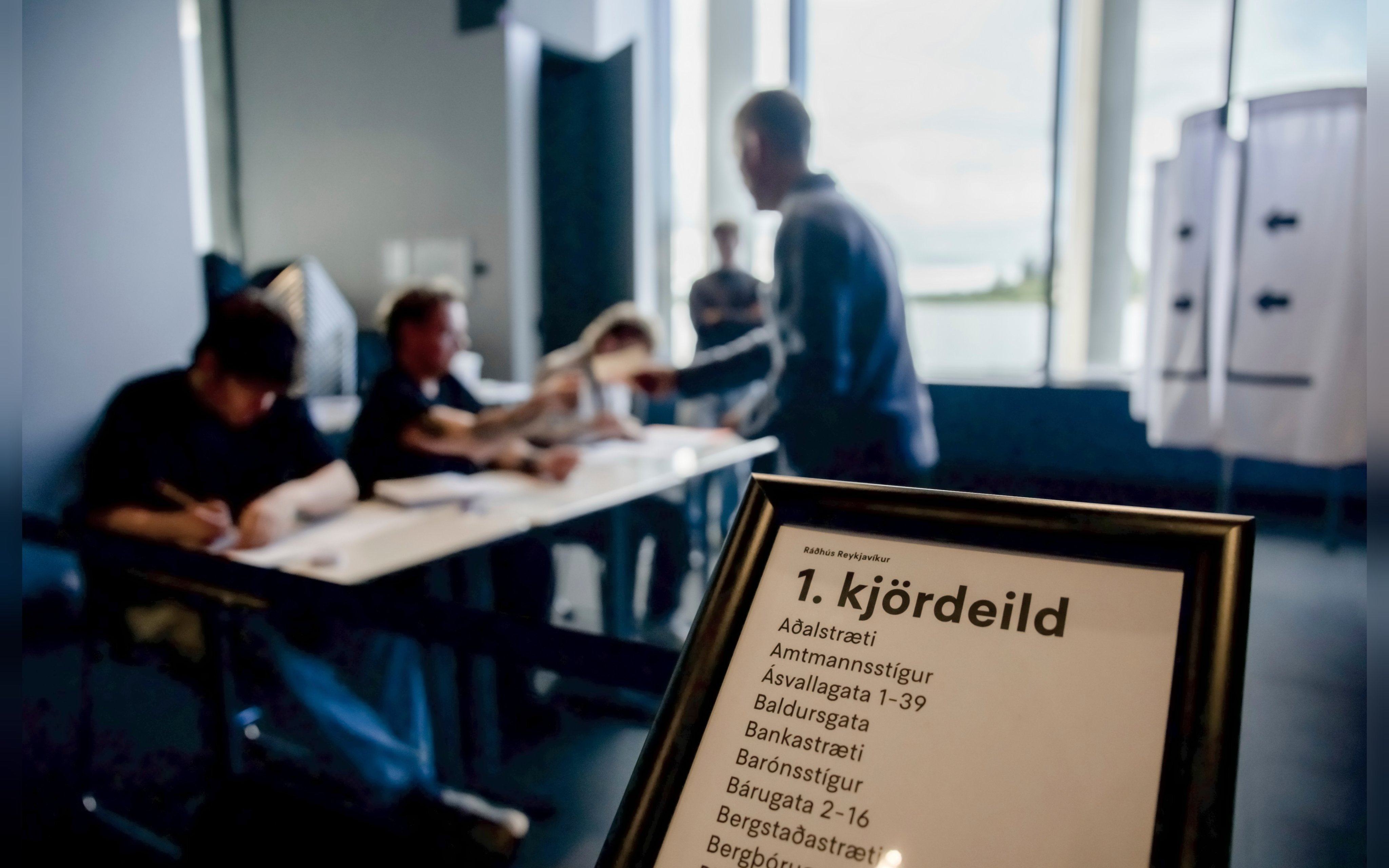 Iceland Votes to Stay Out of EU Accession Talks