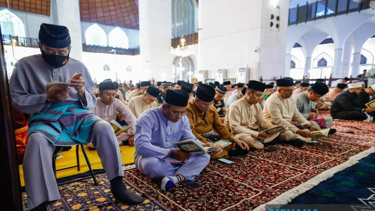 Sultan Sharafuddin Leads Spiritual Observance for Selangor Warriors' Day