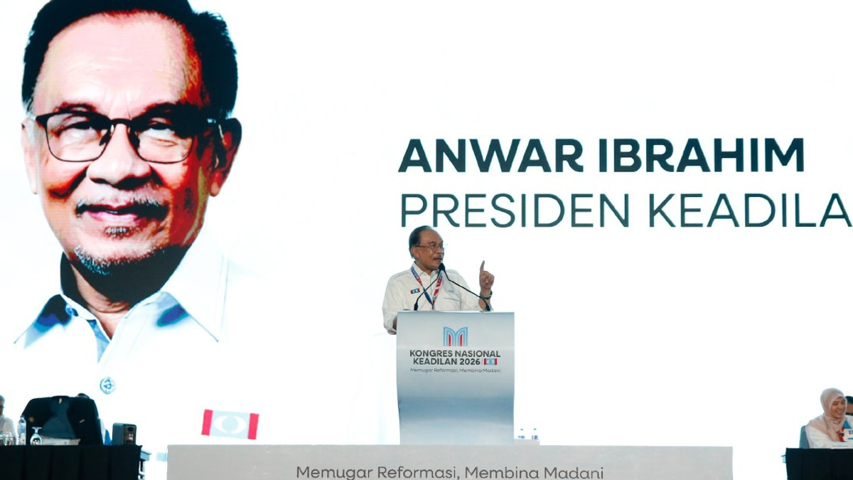 PKR to Balance Coalition Ties with Umno-BN While Maintaining Pakatan Loyalty, Says Anwar