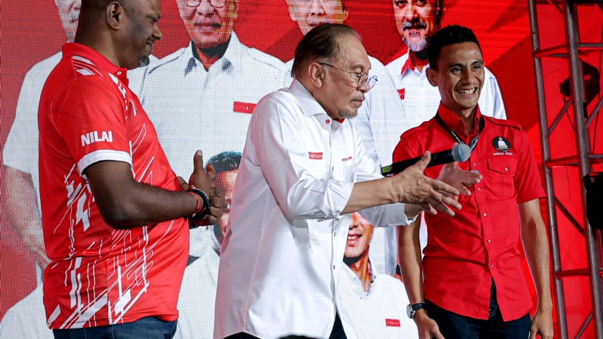 Anwar reaffirms unity message after apologising over remarks that offended Indian community