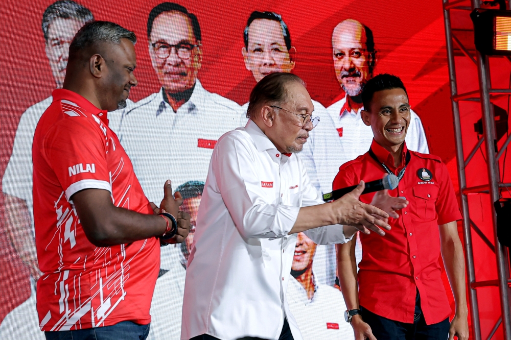 Anwar reaffirms unity message after apologising over remarks that offended Indian community
