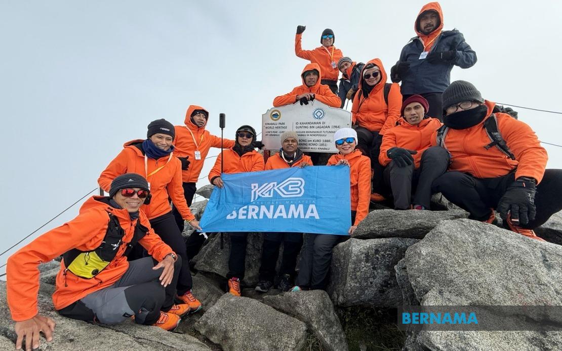 Bernama Scales Mount Kinabalu in HAWANA 2026 Expedition, Pursues Dual Record Attempts