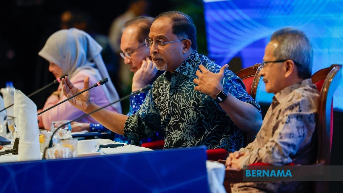 Malaysia's Higher Education System Needs Overhaul of AUKU, Says Zambry