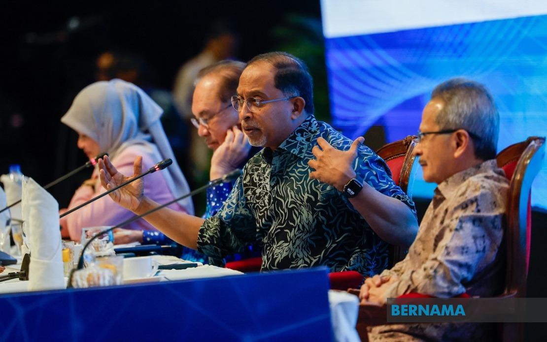 Malaysia's Higher Education System Needs Overhaul of AUKU, Says Zambry