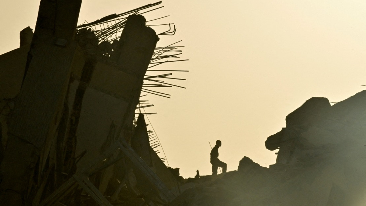 Venezuela Earthquake Death Toll Climbs to 1,450 as Rescue Window Narrows