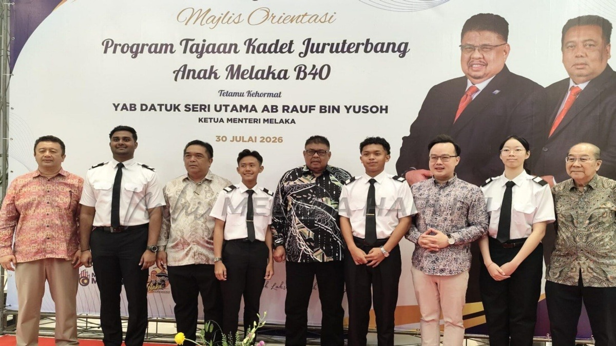 Melaka to Sponsor 20 B40 Students for Cadet Pilot Training Through IATA