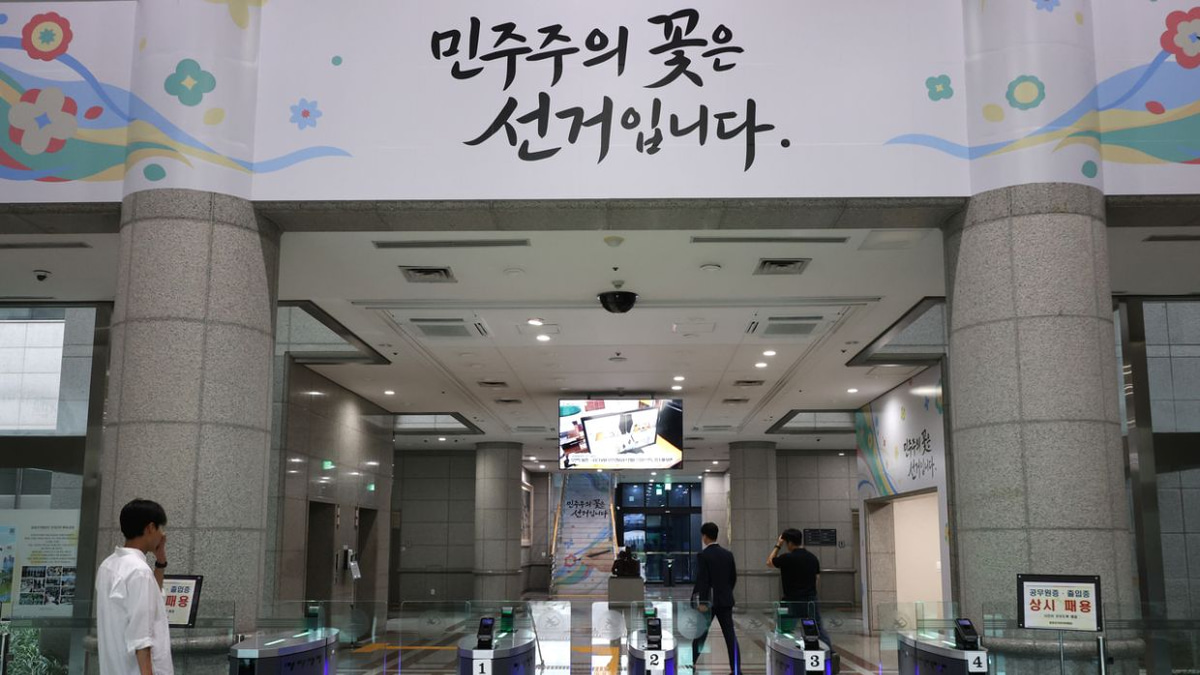 South Korea's election watchdog faces investigation over ballot shortage cover-up