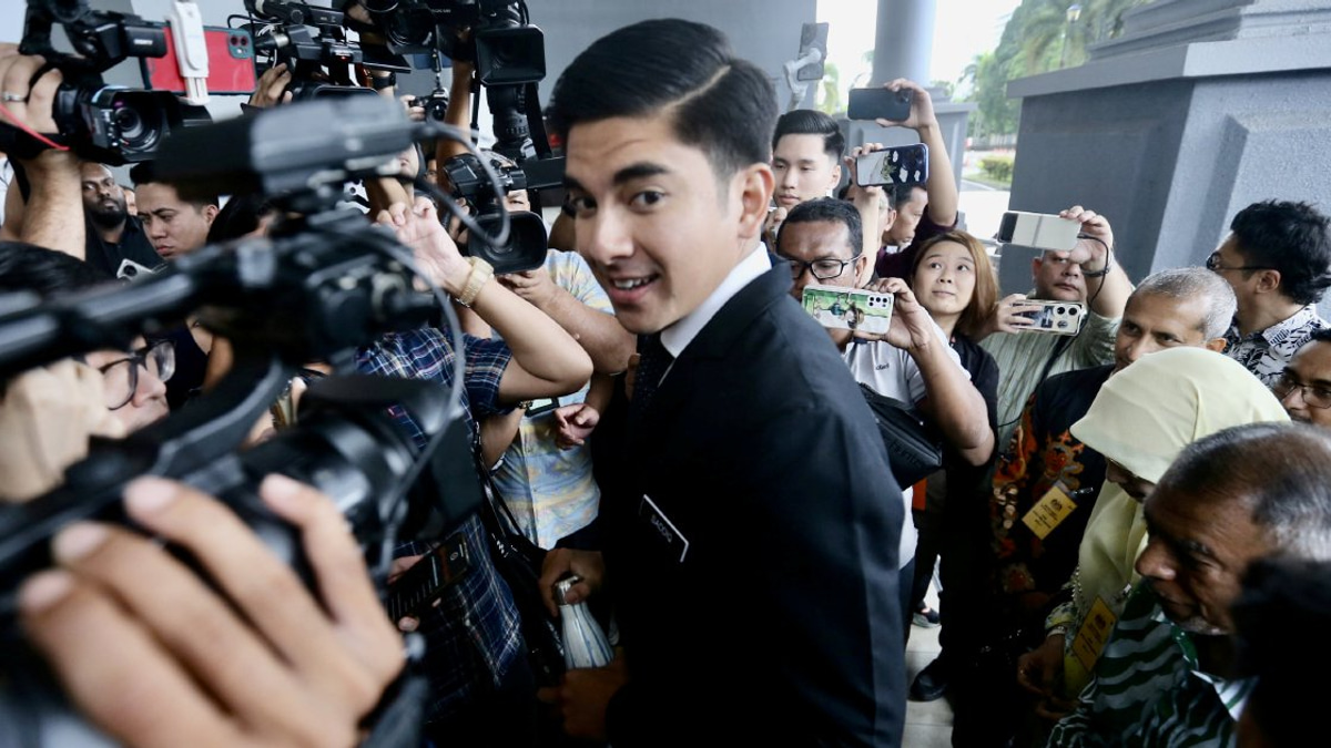 Syed Saddiq Faces Prolonged Legal Uncertainty as Federal Court Defers Ruling