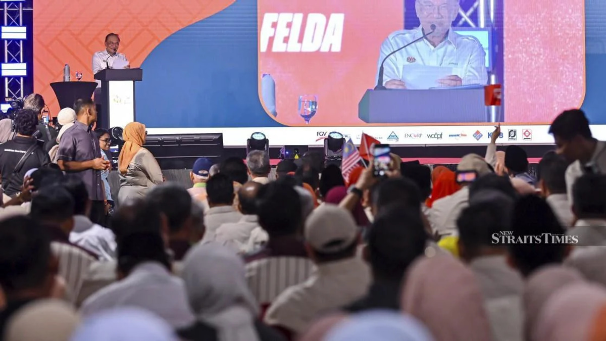 Anwar Issues Stern Governance Warning to Felda Over RM980 Million Debt Crisis