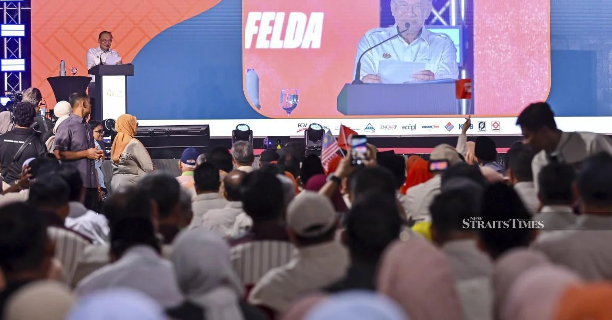 Anwar Issues Stern Governance Warning to Felda Over RM980 Million Debt Crisis