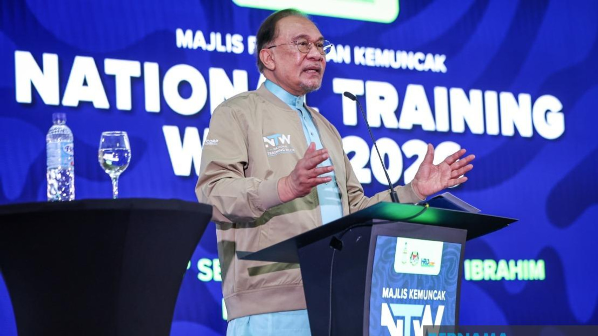 Anwar Backs Public Release of Tabung Haji Inquiry Report at Cabinet Meeting