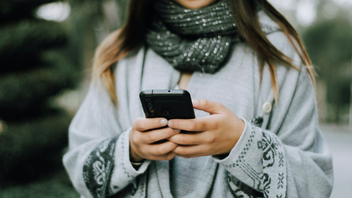 Romance scammers use AI to deceive victims worldwide, losses mount to billions