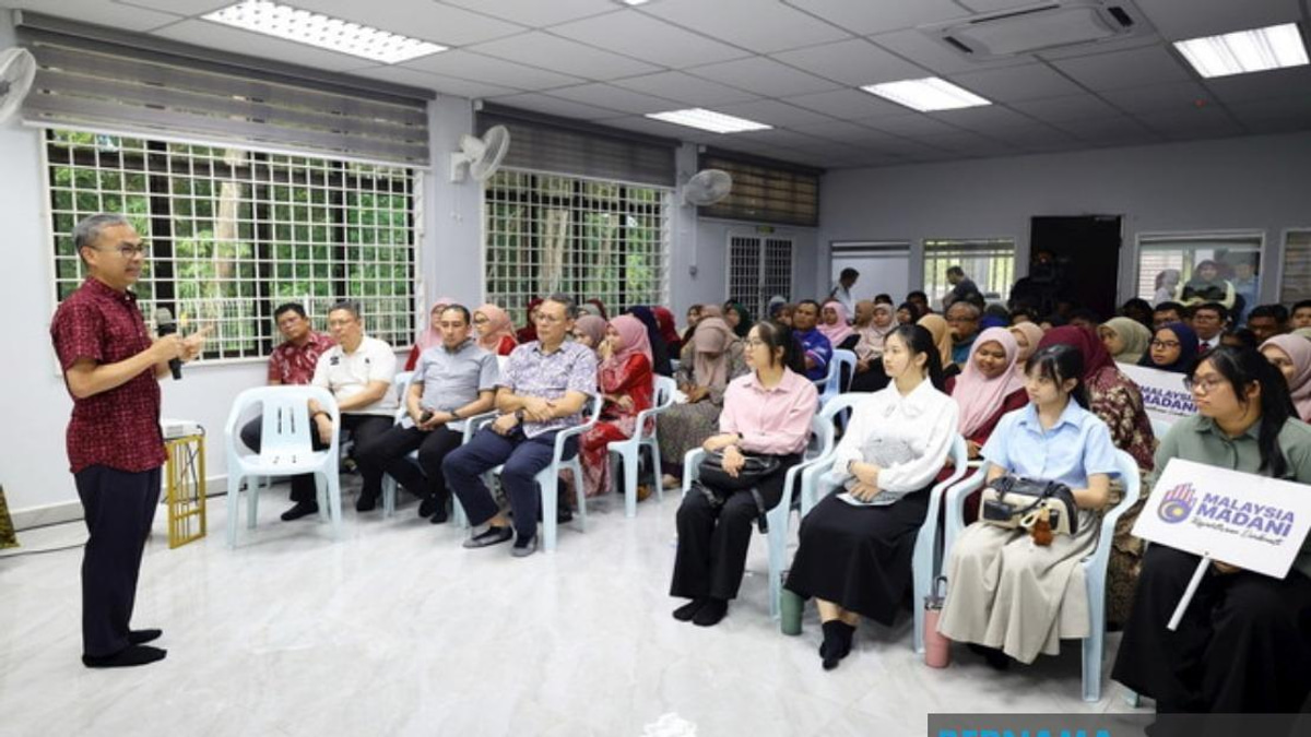 Malaysia Must Build Digital-Savvy, Patriotic Youth to Meet Modern Challenges, Says Fahmi