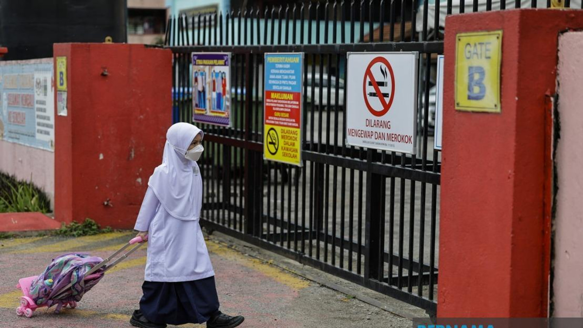 Schools Can Close at Principal's Discretion When Air Pollution Index Exceeds 200, Says Wong