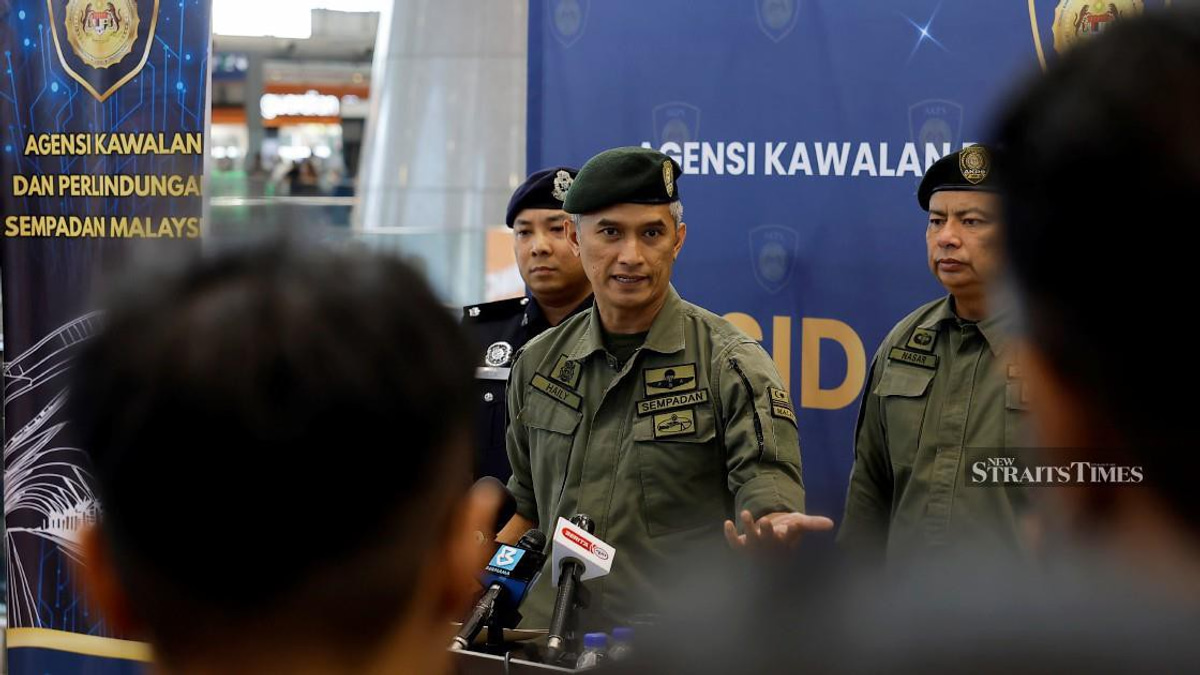 Malaysia Airlines Pilot's Drug-Laden Baggage Cleared by AVSEC, Not Border Agency, Says Shuhaily
