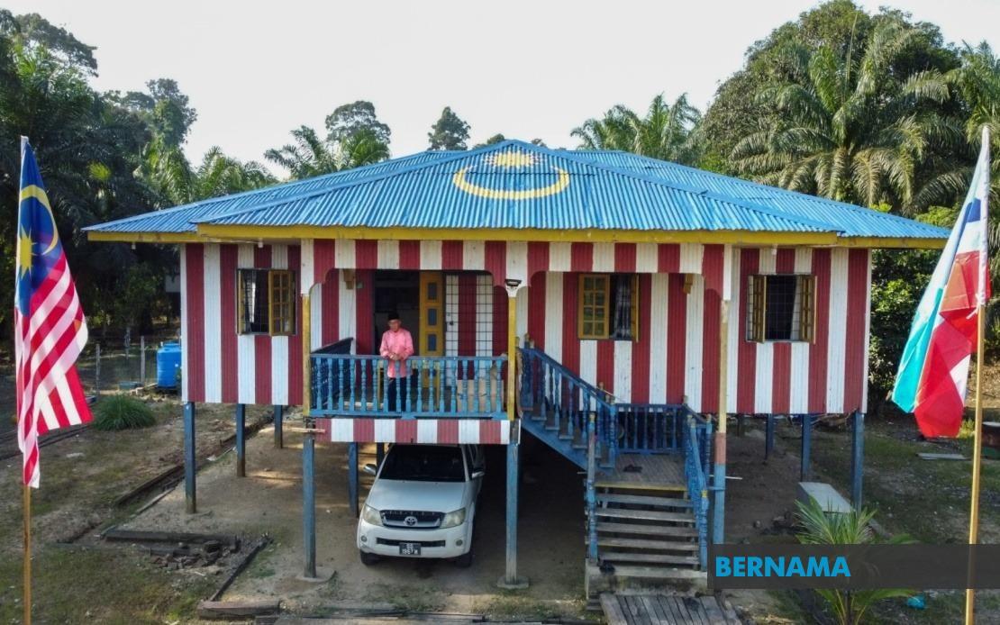 Teratak Gemilang: Sandakan Entrepreneur's Patriotic Home Becomes National Symbol
