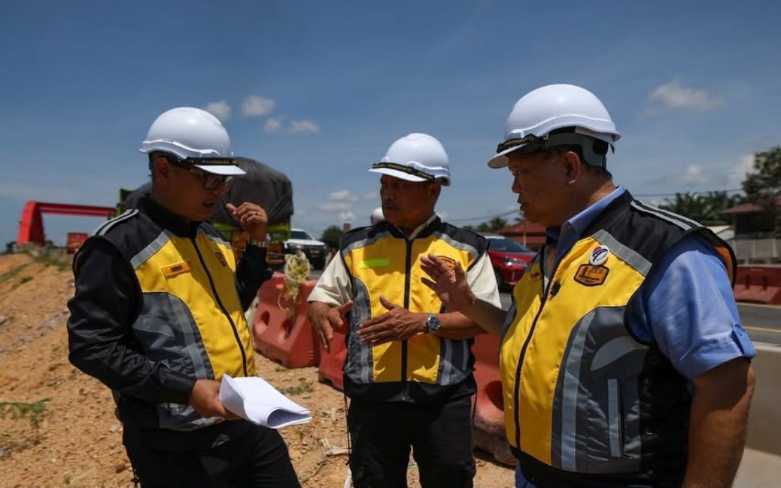 Works Minister Directs Contractor to Accelerate Sungai Durian Bridge Project After Multiple Delays