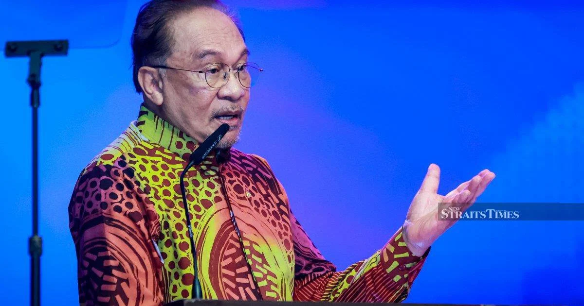Anwar Accuses Global Powers of Hypocrisy Over Norway Missile Dispute