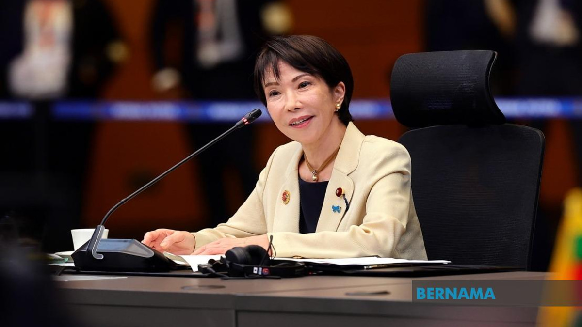 Japan's PM Urges Open Hormuz Passage Amid Iran Tensions