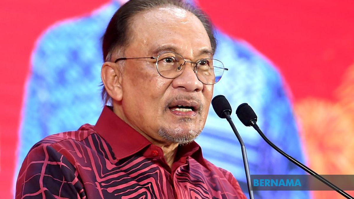 Anwar Maintains Strong Public Support with 52% Approval Rating, Survey Shows