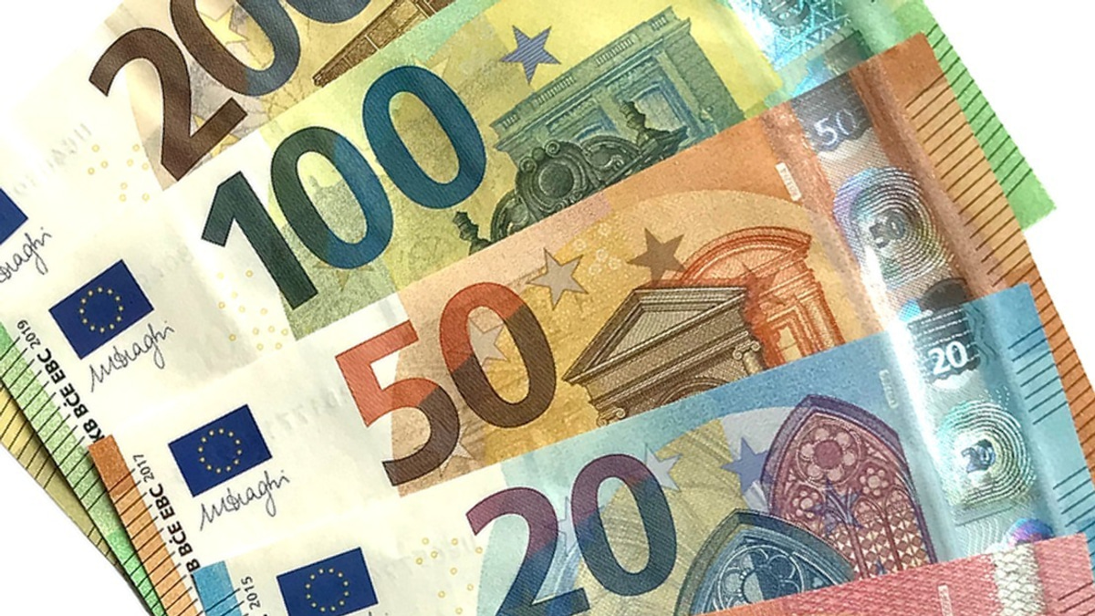 Dutch Regulator Hits ABN AMRO with €8.5 Million Fine for Weak Anti-Money Laundering Controls