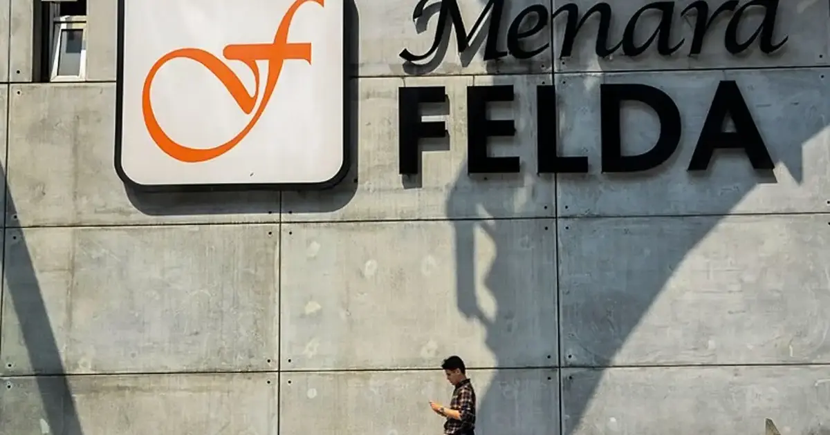 Anwar Attributes Felda's RM10 Billion Loss to Management Failures and Political Interference