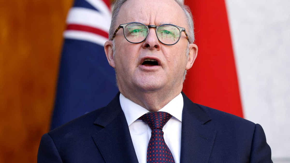 Australian PM Refuses Apology Over Crude Melon Joke About Japanese Leader