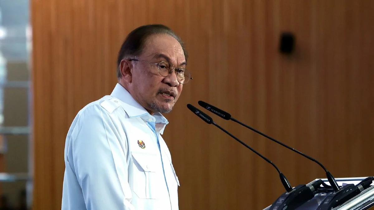 Anwar Rebuffs Criticism Over Federal Development Funding Distribution