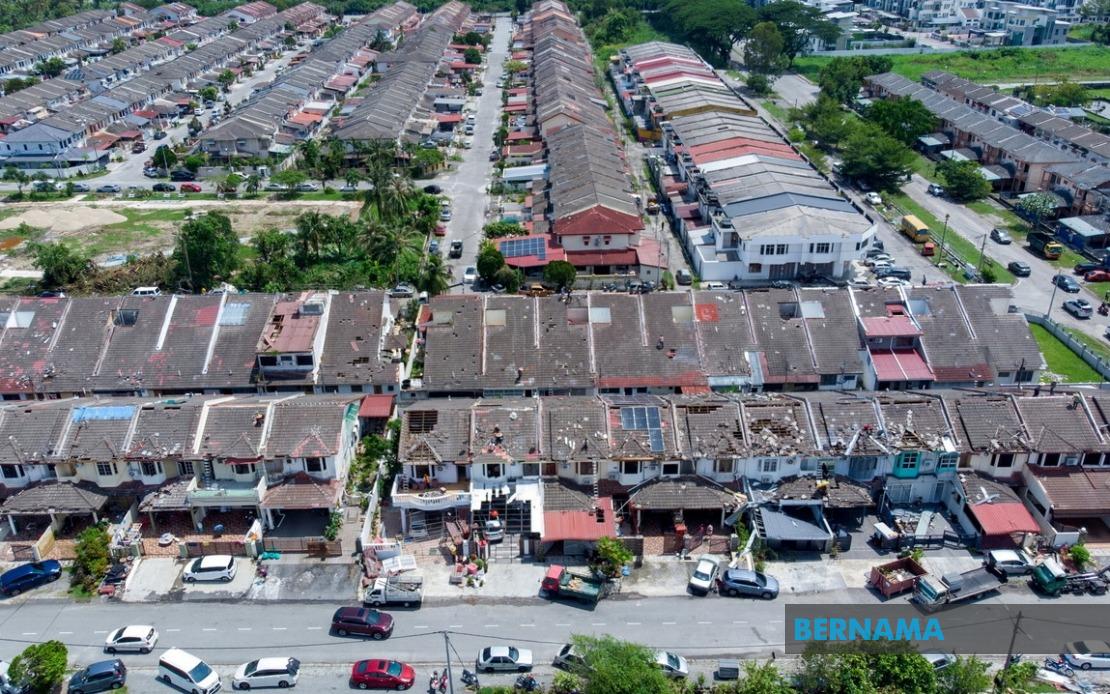 Police Establish Security Cordons in Storm-Ravaged Bercham as Residents Begin Recovery