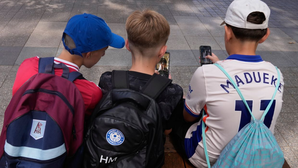 Australia Moves to Tighten Social Media Ban for Children as Initial Law Falters