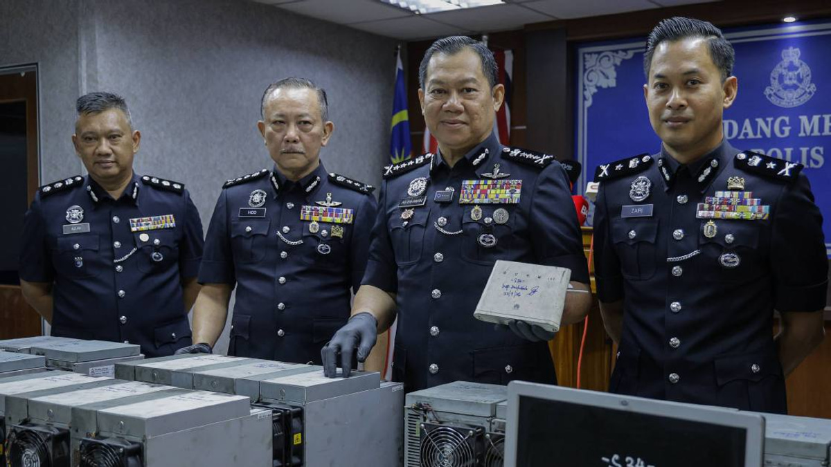 Johor authorities dismantle cryptocurrency mining ring that stole power from TNB