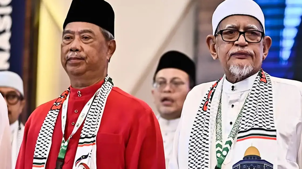 Muhyiddin Accuses PAS of Breaching Alliance Pact with Secretive BN Negotiations