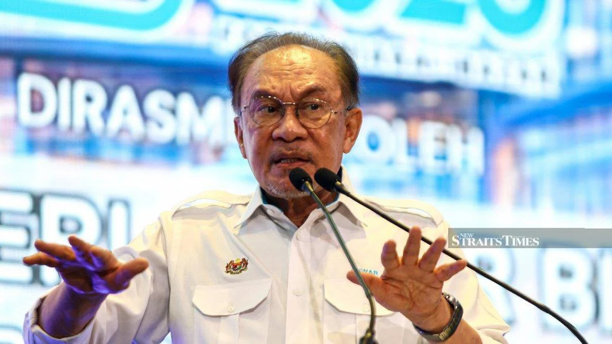 Anwar Urges DAP to Reconsider Melaka Exit, Citing Development Priorities