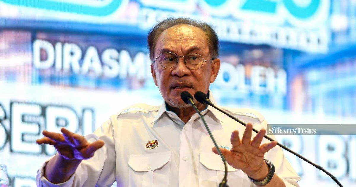 Anwar Urges DAP to Reconsider Melaka Exit, Citing Development Priorities