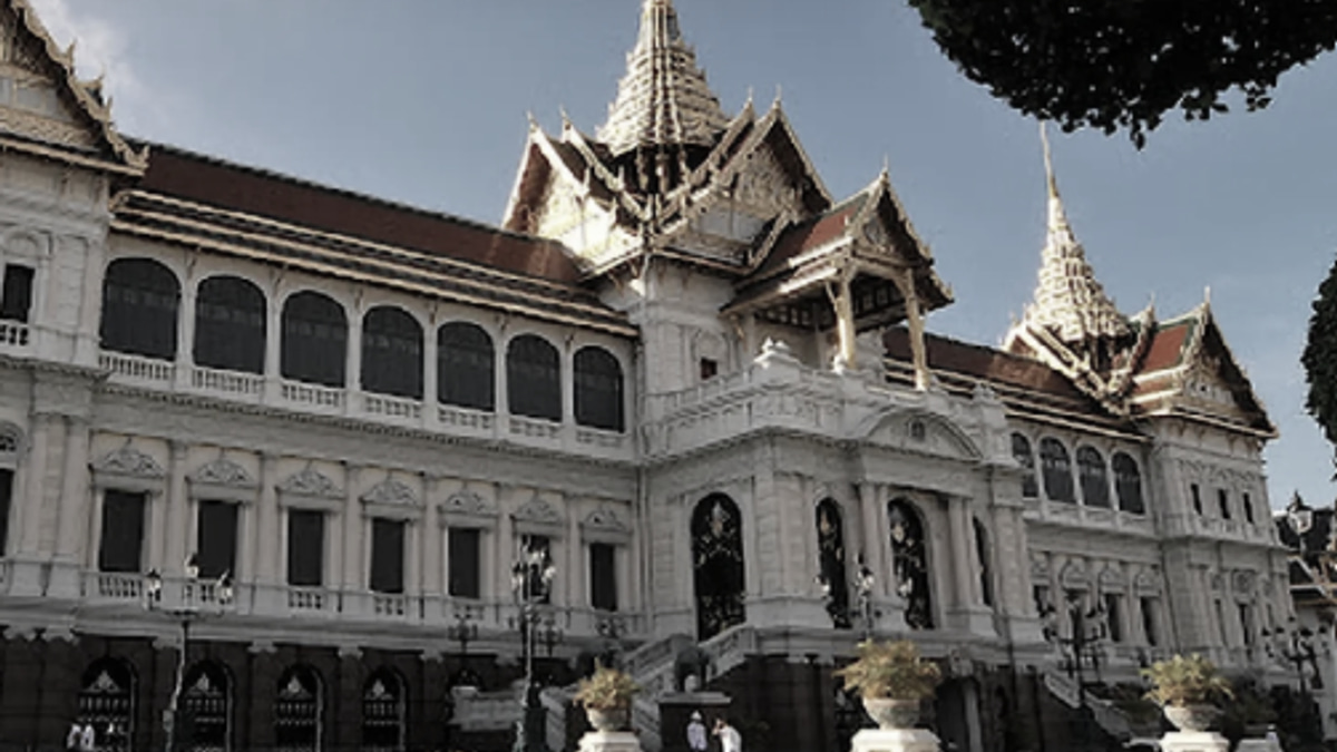 Thai Court Sentences Man to 18 Months for Royal Defamation via Facebook Comment