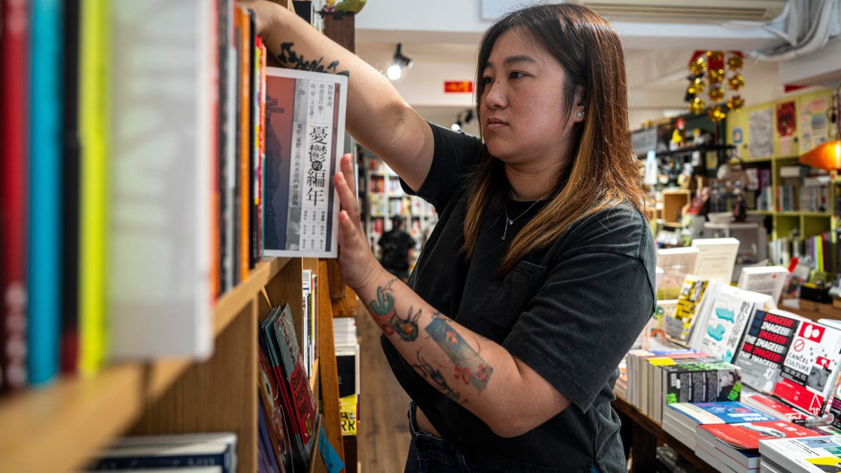 Hong Kong Police Arrest Bookstore Owner as Security Law Crackdown Deepens