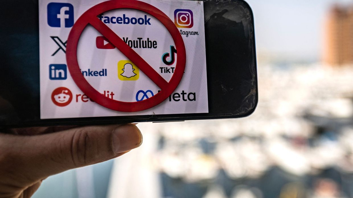 UAE Joins Global Wave of Social Media Restrictions for Young Teenagers