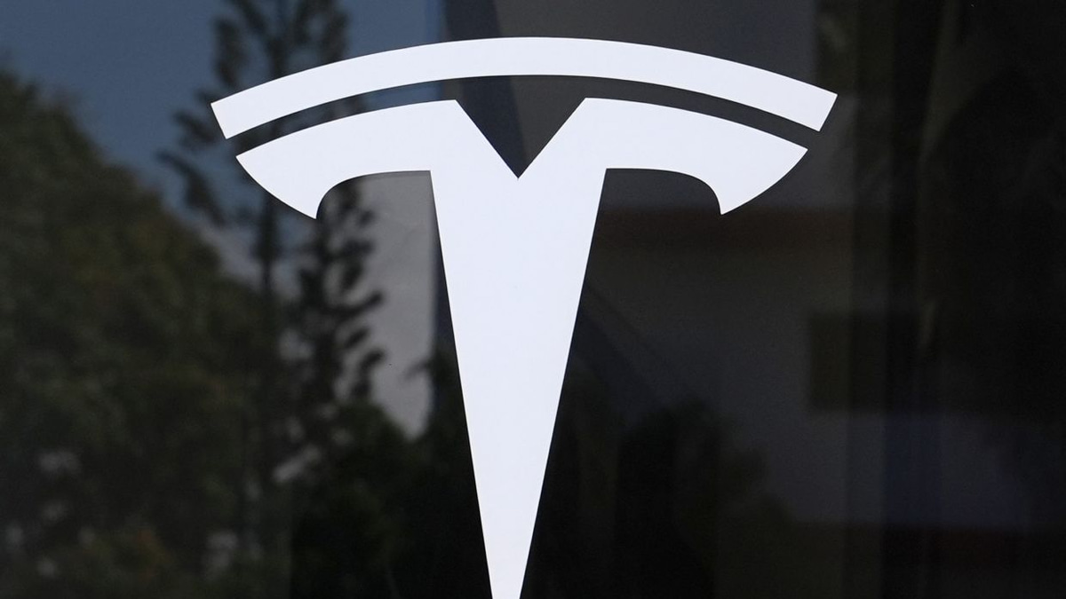 US Safety Probe Clears Tesla's Autopilot in Fatal Texas Crash, Though Broader Questions Linger