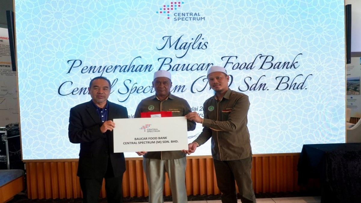 Central Spectrum Distributes RM10,000 Food Bank Vouchers to Pulau Indah Community